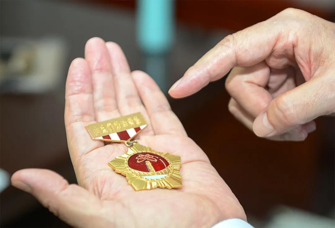 獎(jiǎng)?wù)?jpg